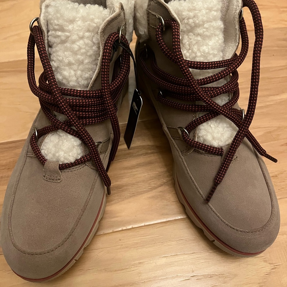 Sorel Harlow lace cozy boot, womens 9.5 nwt
